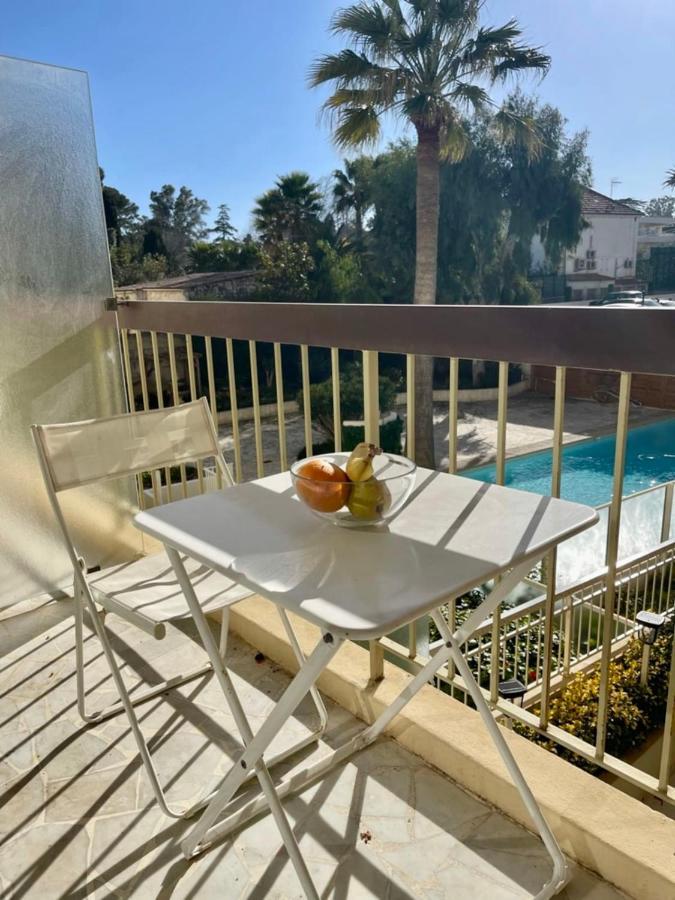 Seafront One Bedroom Apartment With A Terrasse Swimming Pool And A Parking 昂蒂布 外观 照片